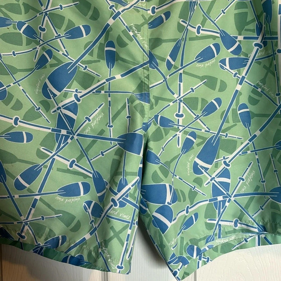 Vineyard Vines men’s green and blue lined swim trunks shorts size 2XL - Picture 5 of 10
